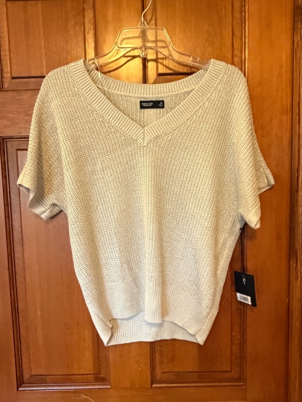 Simply Vera Vera Wang Cream V-Neck Short Sleeve Knit Top